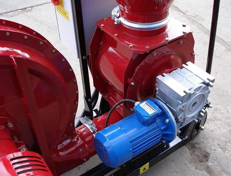 POM Augustów TOP-AGRO Saug-Druckgebläse mit zweistufigem Ventilator T450 NEU