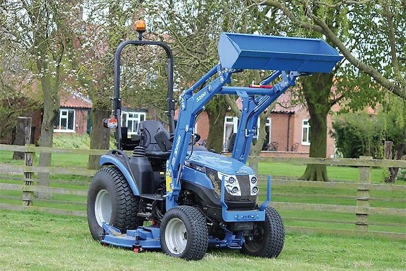 Solis 26 HST Frontlader Kleintraktor Galaxy Pro Bereifung 4x4