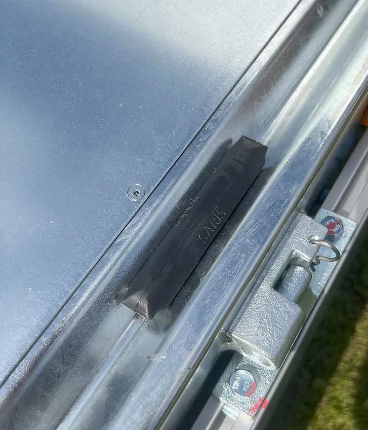 Saris Rückwärtskipper 276x150 E-Pumpe 2700 kg Kipper Anhänger