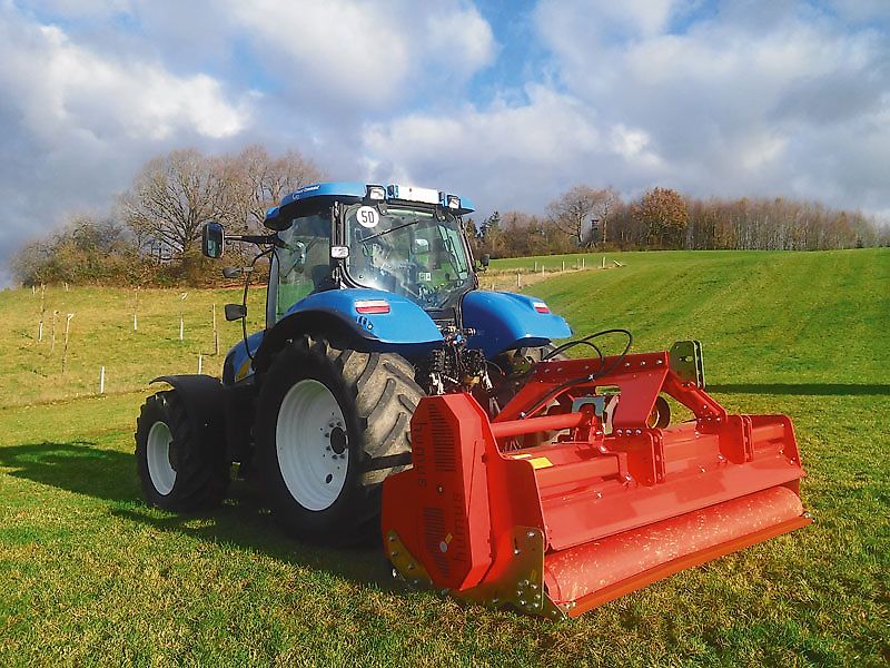 Humus PM 280, für Traktoren ab 150 kW / 200 PS Schwere Ausführung bis 235 kW / 320 PS