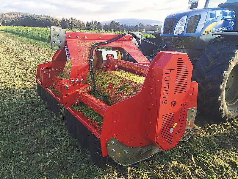 Humus PM 280, für Traktoren ab 150 kW / 200 PS Schwere Ausführung bis 235 kW / 320 PS