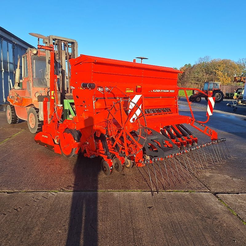 Kuhn Integra 3003 Säkombination Sämaschine mit Kuhn Kreiselegge HR 3004