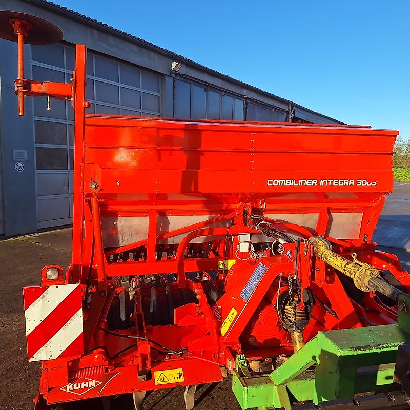 Kuhn Integra 3003 Säkombination Sämaschine mit Kuhn Kreiselegge HR 3004