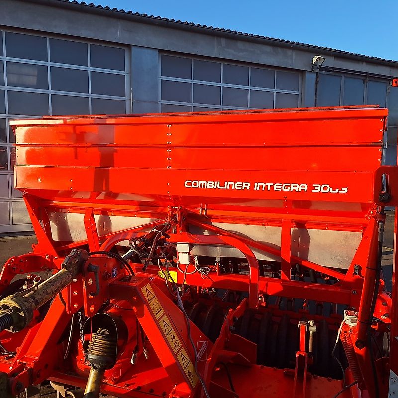 Kuhn Integra 3003 Säkombination Sämaschine mit Kuhn Kreiselegge HR 3004