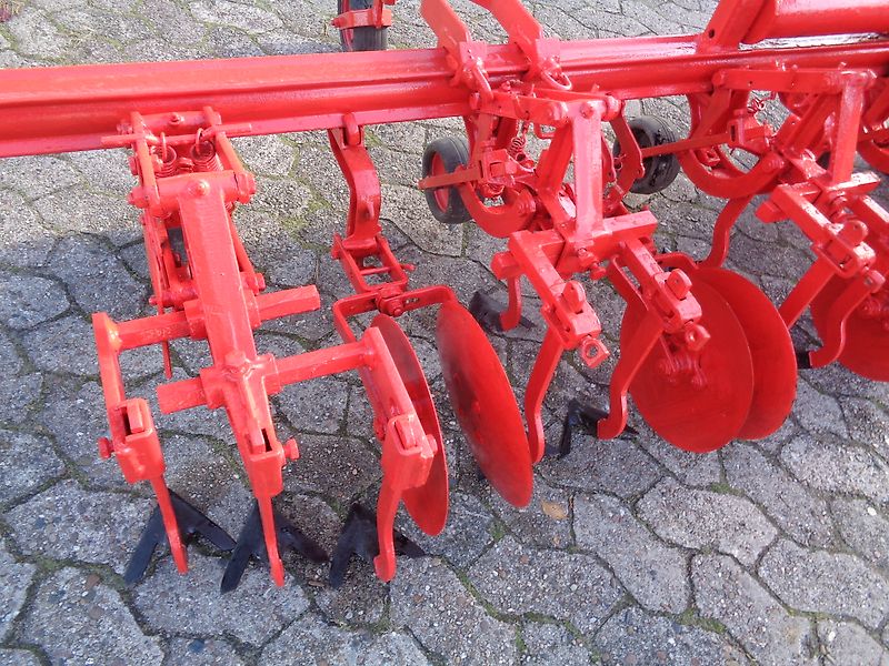 Rau 6 reihige Fronthacke mit Hubgerüst für Schlepper ohne Fronthydraulik mit Hohlscheiben zur Kulturschonung ideal für Hinterradschlepper mit engen Wendekreis keine Schmotzer Fronthacke