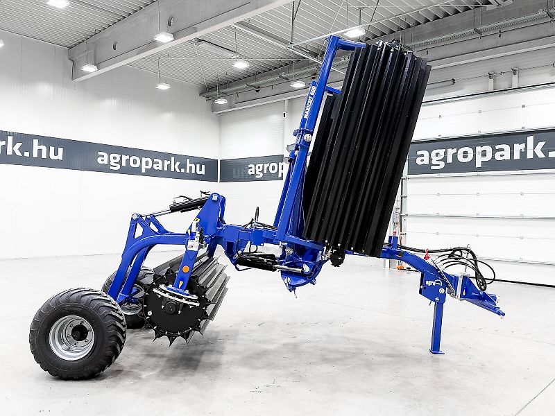 DALBO MaxiCut 600 61 cm roller, 90 knives, 5,8 m wide, hydraulic folding frame, Made in Denmark