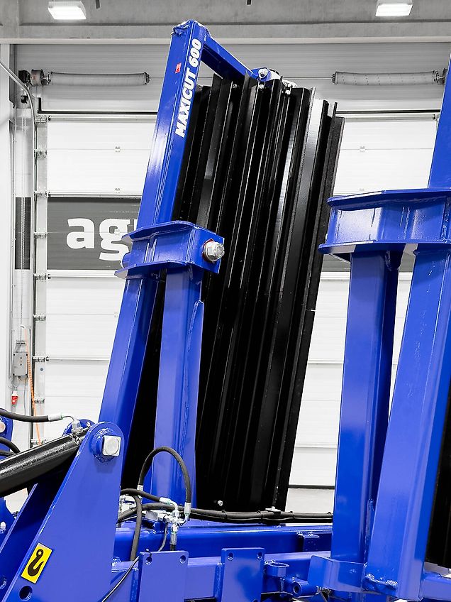 DALBO MaxiCut 600 61 cm roller, 90 knives, 5,8 m wide, hydraulic folding frame, Made in Denmark