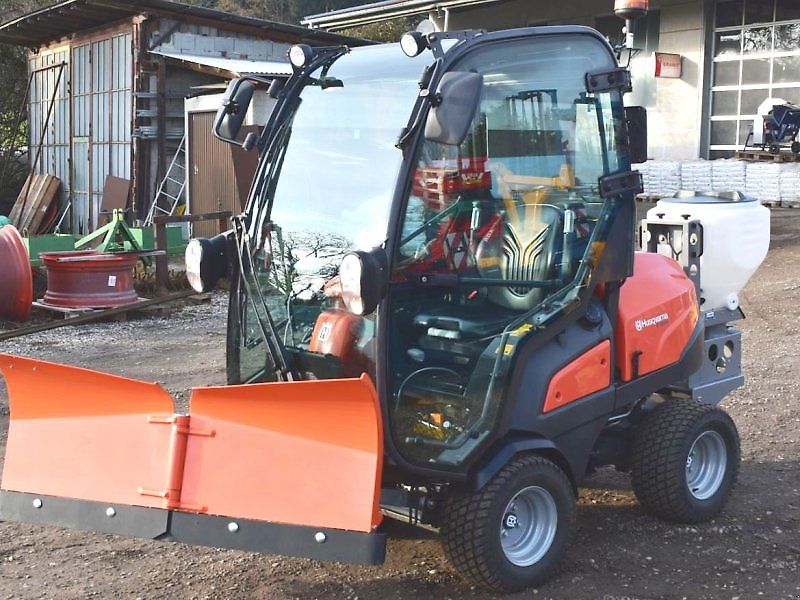 Husqvarna Rider P525 DX Winterdienst Schneeschild V-Pflug Salzstreuer