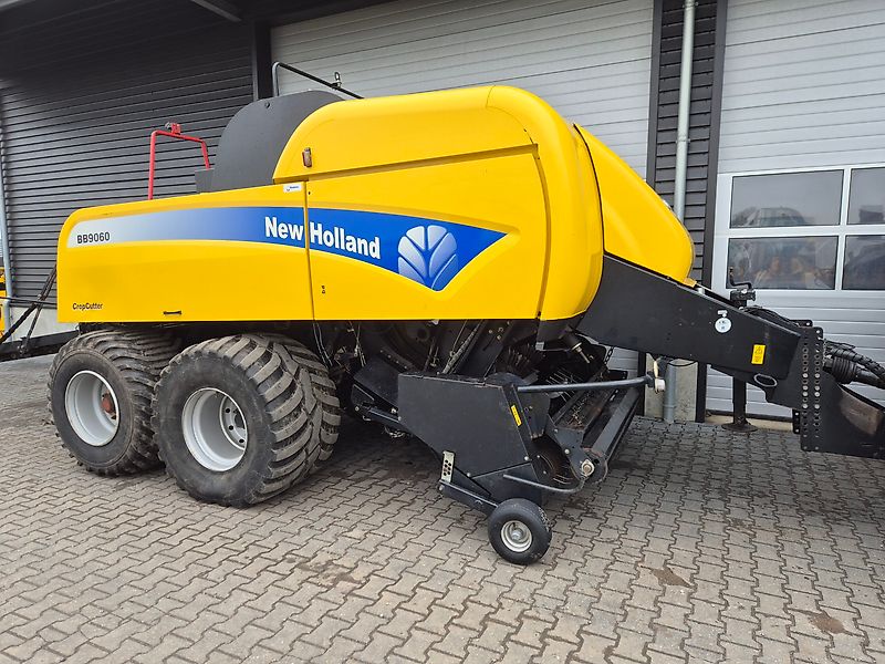 New Holland BB9060
