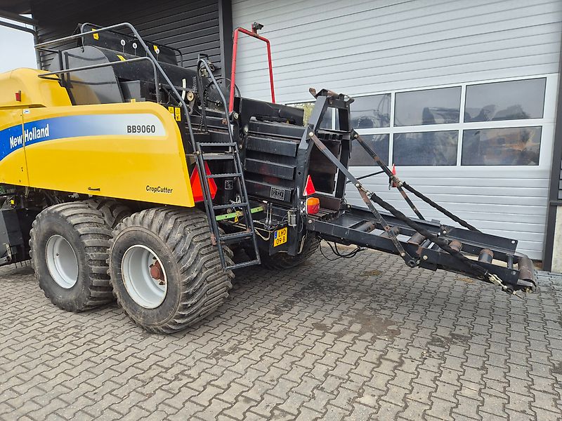 New Holland BB9060