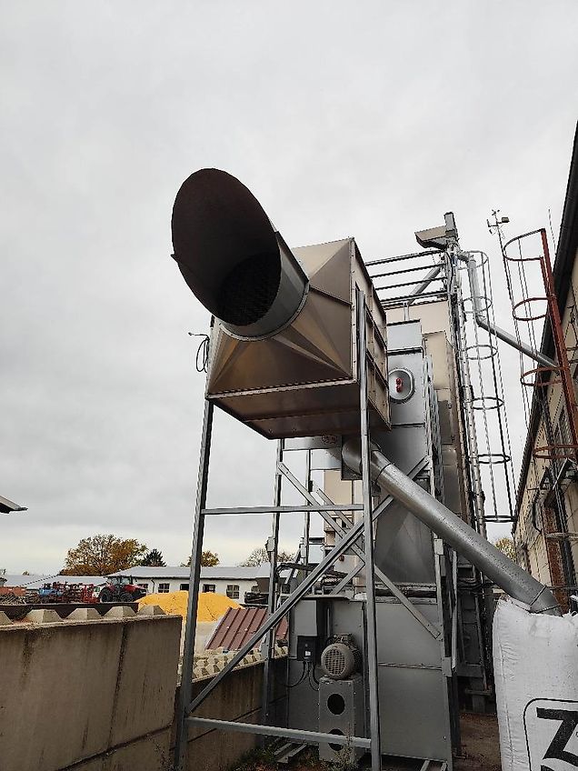 Stela Laxhuber UNI 12