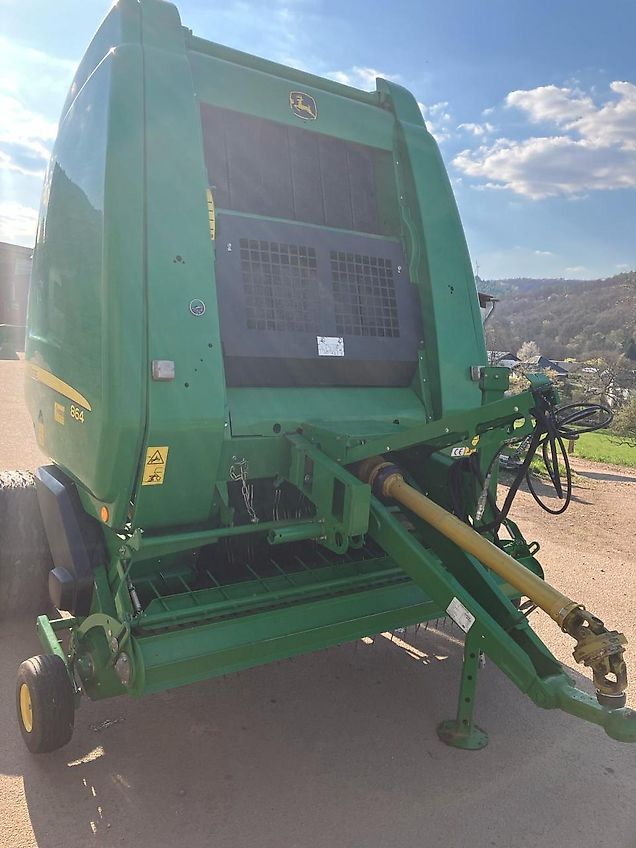 John Deere 864