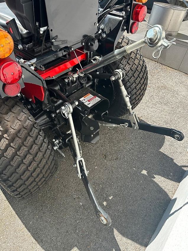 Branson TYM T255 / 2505h mit Stoll Frontlader und Mähdeck