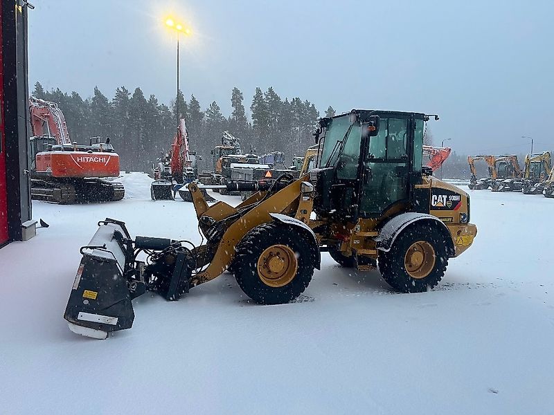 Caterpillar 908 / Zoom Aura, Rasvari