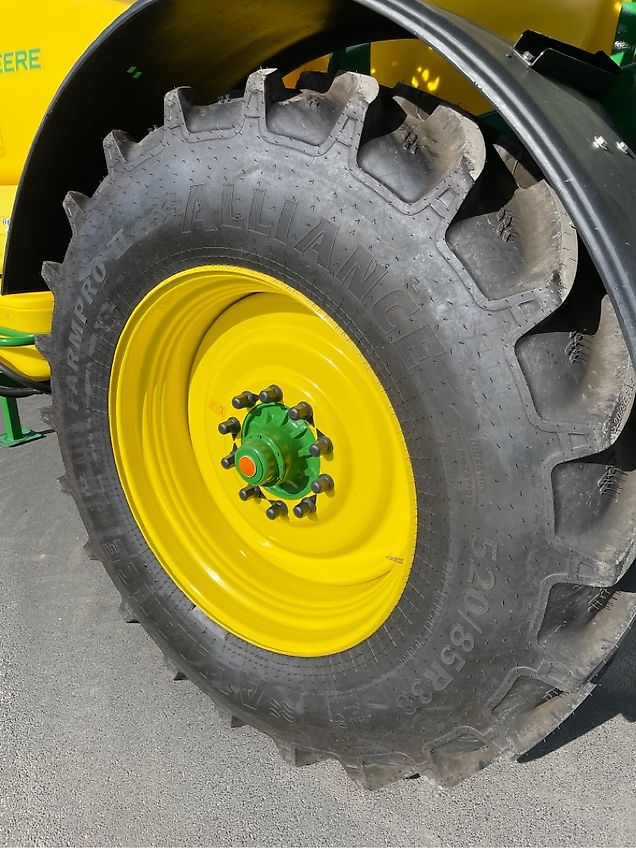 John Deere R740i