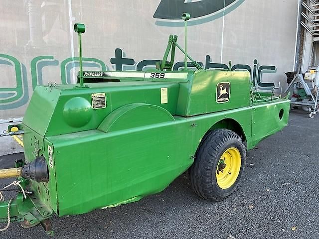John Deere 359