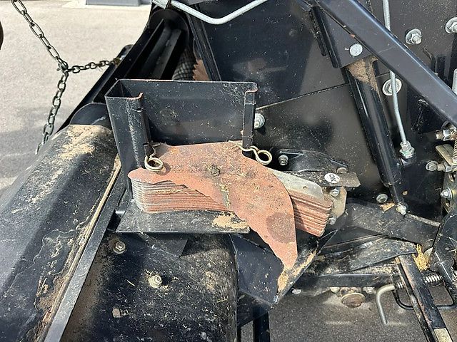 New Holland Bigbaler 1270 plus cropcutter