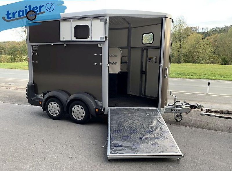 Ifor Williams Pferdeanhänger XL - HB511