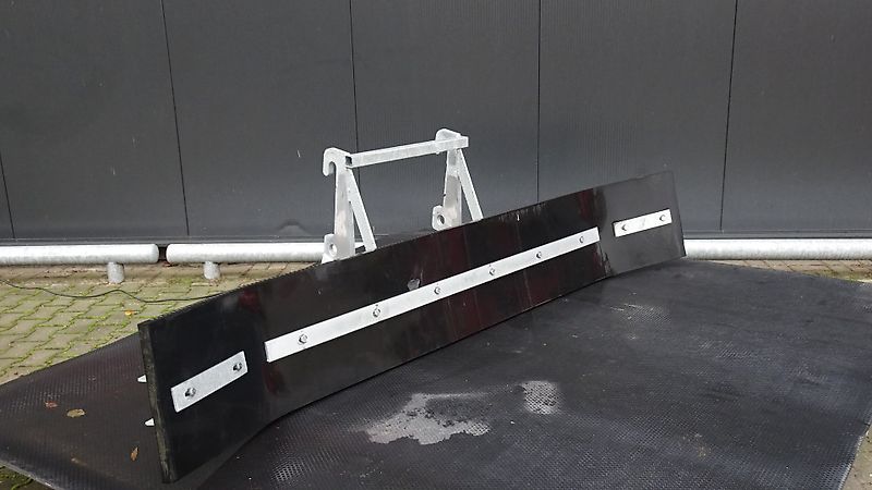 Hofstede rubber voer sneeuw erf modder schuif schuiver model Giant of Weidemann aankoppeling 2.0 / 2.6M