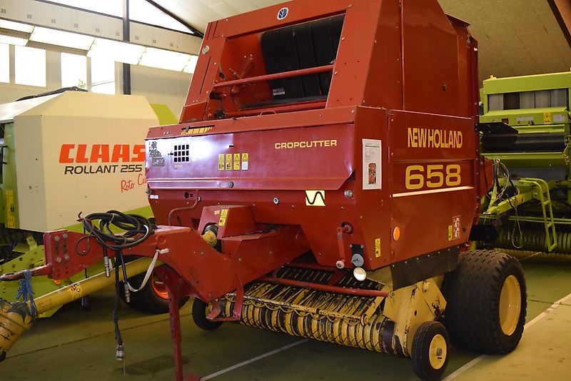 New Holland 658