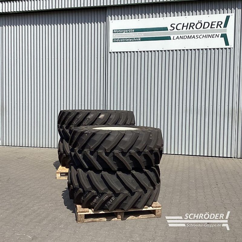 Valtra KOMPLETTRÄDER 540/65 R28 + 650/65 R38 TB