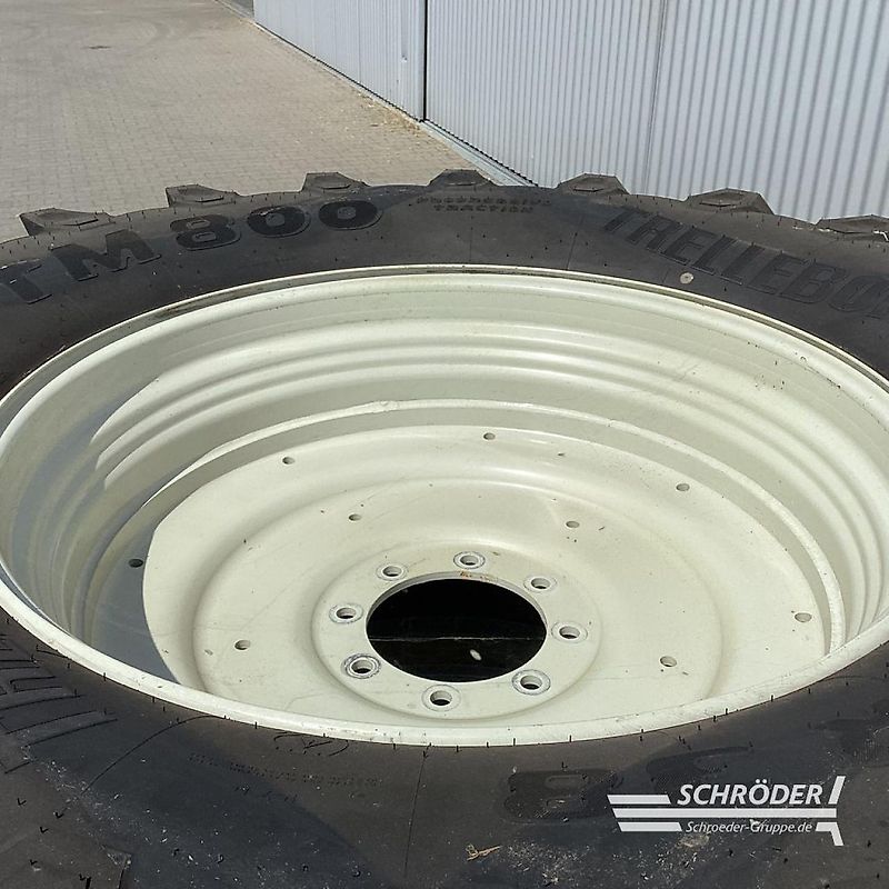 Valtra KOMPLETTRÄDER 540/65 R28 + 650/65 R38 TB