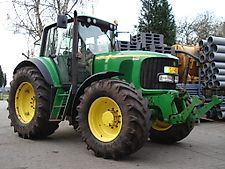 John Deere 6920