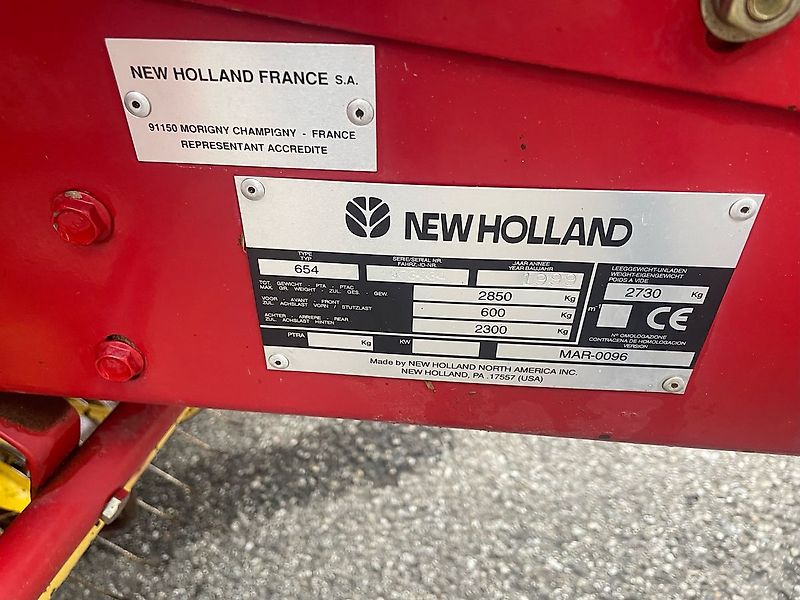 New Holland 658