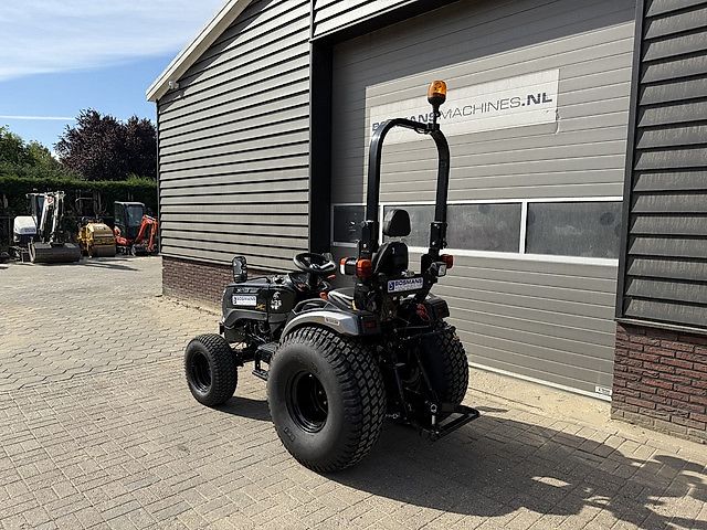 Solis 26 HST minitractor NIEUW BLACK EDITION hoge gazonbanden