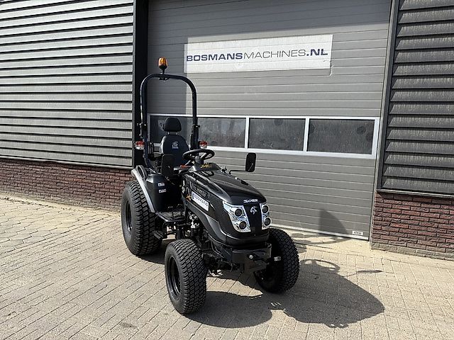 Solis 26 HST minitractor NIEUW BLACK EDITION hoge gazonbanden