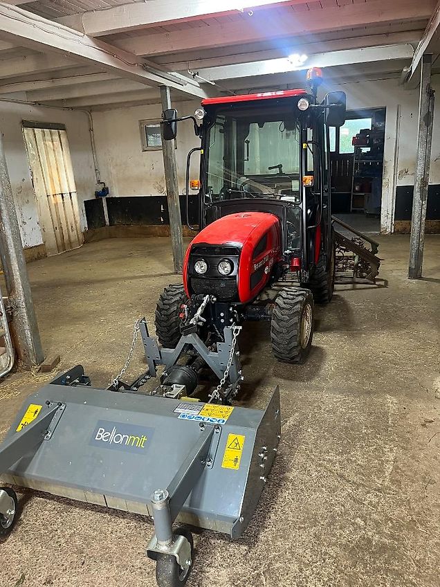 Branson Traktor 2100