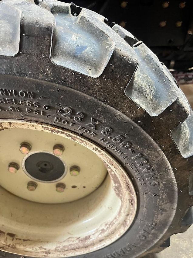 Branson Traktor 2100