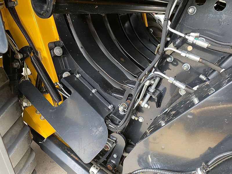 New Holland BB 1290 High Density CropCutter