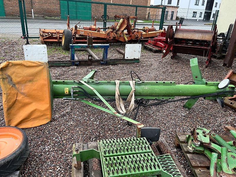 Amazone Düngerbefüllschnecke mit hydr. Neigungsverstellung und Doppelauslauf (von ED 601-K)