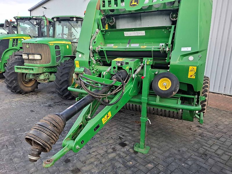 John Deere V451R