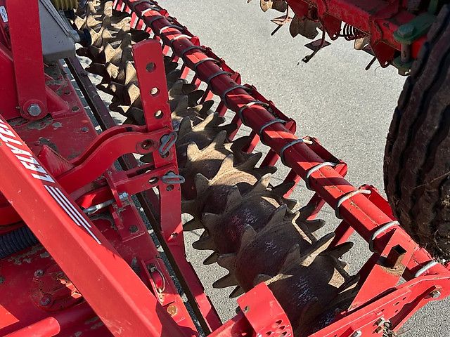 Lely Terra Rotorkopeg met Hassia DU 100 zaaimachine