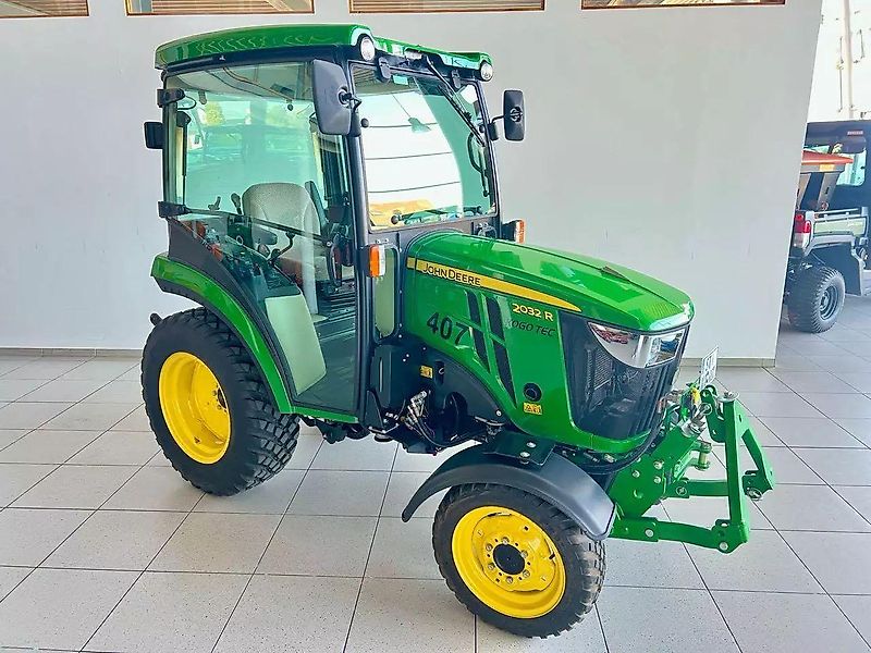 John Deere 2032R