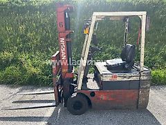 Nissan ELEKTRO STAPLER NISSAN 1.8TO DEFEKT