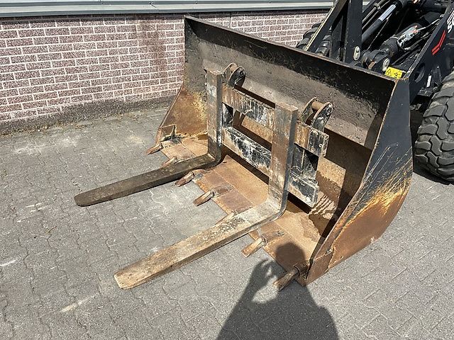 Schaeff TL100 (Yanmar V100)