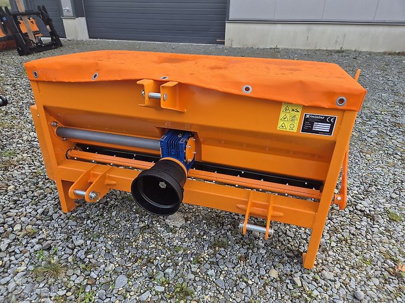 PADAGAS SP-240 Kastenstreuer Traktor Kubota Isek