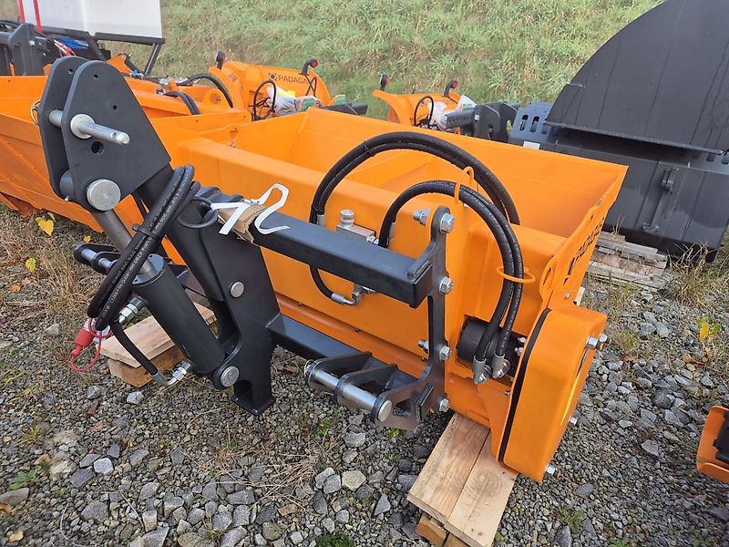 PADAGAS SP-250 Selbstladestreuer Traktor Kubota