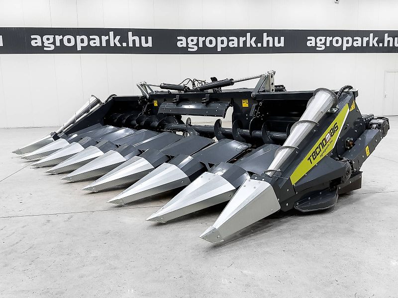 Tecnomais TMRP4 8R-F 8 row (75 cm), foldable corn header, for Claas Tucano and Lexion combines