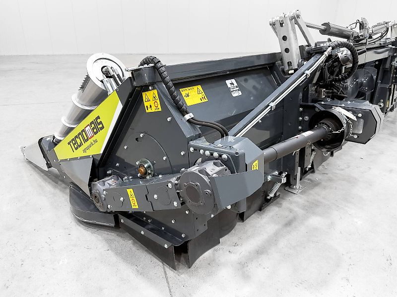 Tecnomais TMRP4 8R-F 8 row (75 cm), foldable corn header, for Claas Tucano and Lexion combines