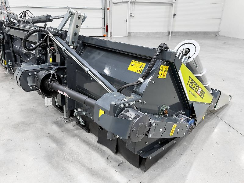 Tecnomais TMRP4 8R-F 8 row (75 cm), foldable corn header, for Claas Tucano and Lexion combines