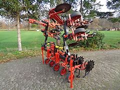 Rau Rau Polycrop 8 reihige (optional bis zu 16 Reihen) Hacke 45 cm Reihenabstand hydr. Klappung Hackschutzscheiben je Reihe 3 gefederete Gänsefußschare je Reihe keine Schmotzer Carerre Seketee Schmotzer Rabe Kongskilde Hacke