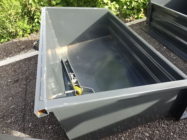 Heckkontainer- Kippmulde in verschiedenen Breiten möglich - 1 Meter  - 1,2 Meter - 1,4 M - 1,6 M - 1,8 M - 2 Meter Dreipunktanbau 1M - 1,2 M - 1,4 M - 1,6 M - 1,8 M - 2 Meter- Heckkontainer - Dreipunktanbau - Auskippbar