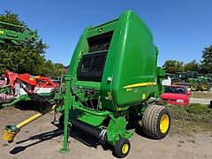 John Deere 864