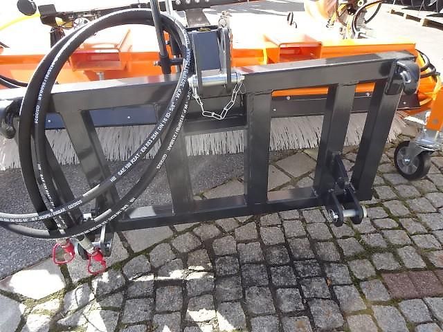 TALEX Kehrmaschine- 2,3 Meter- Seitenbesen- Wassertank - Sonderpreis