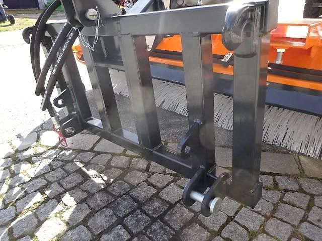 TALEX Kehrmaschine- 2,3 Meter- Seitenbesen- Wassertank - Sonderpreis