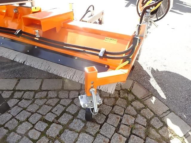 TALEX Kehrmaschine- 2,3 Meter- Seitenbesen- Wassertank - Sonderpreis